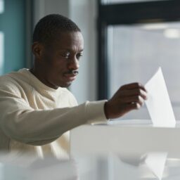 floo Demokratiereport 2022 WEB Cover // floo.Magazin