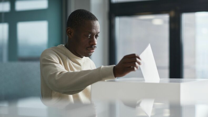 floo Demokratiereport 2022 WEB Cover // floo.Magazin