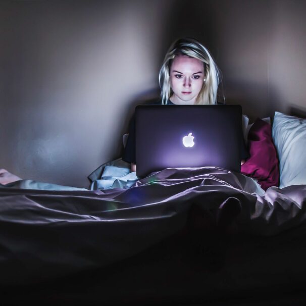 floo Doomscrolling WEB Cover 2 // floo.Magazin