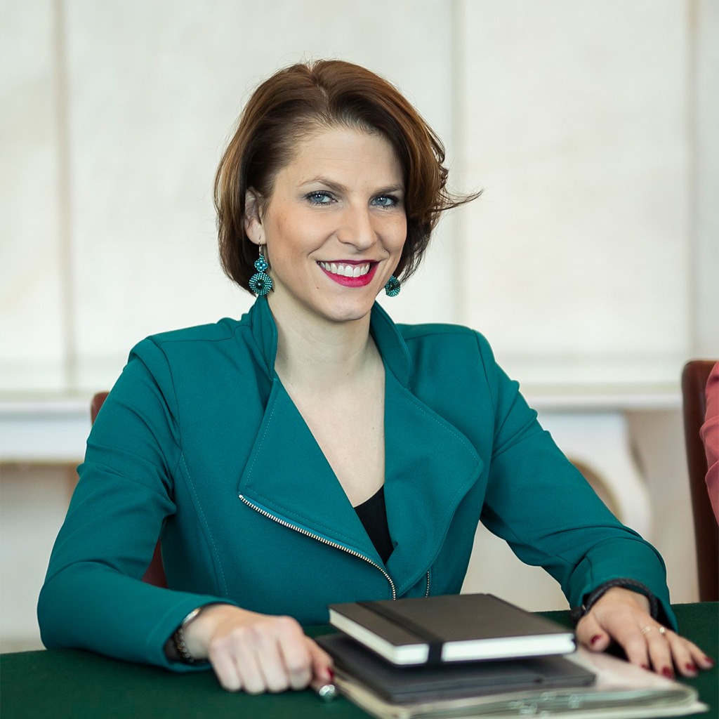 Karoline Edtstadler Wikimedia // floo.Magazin