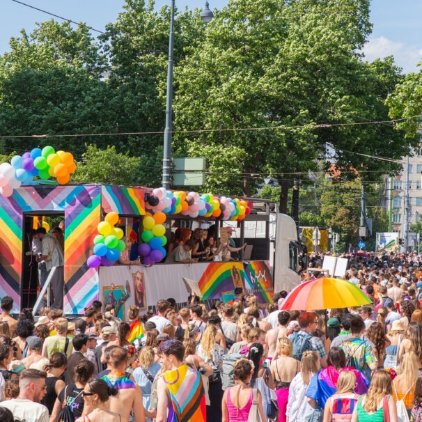 floo PRIDE 2024 Cover // floo.Magazin