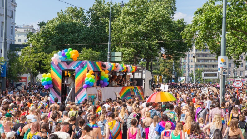 floo PRIDE 2024 Cover // floo.Magazin