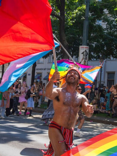 floo PRIDE 24 WEB Cover 03 rainbow // floo.Magazin