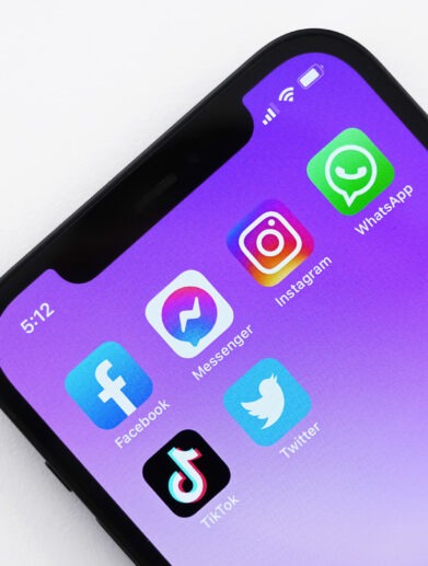 floo WEB Cover Messengerueberwachung // floo.Magazin