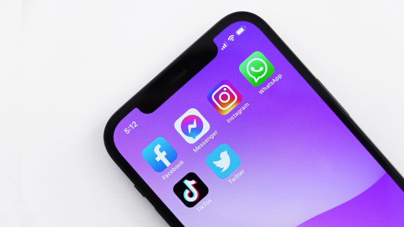 floo WEB Cover Messengerueberwachung // floo.Magazin