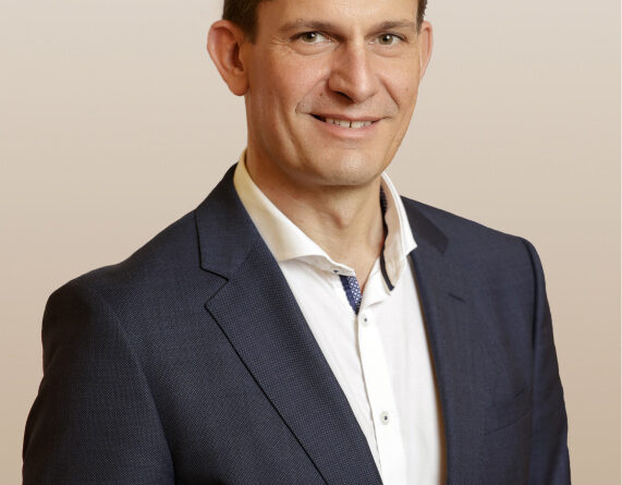 20011886 800 // floo.Magazin