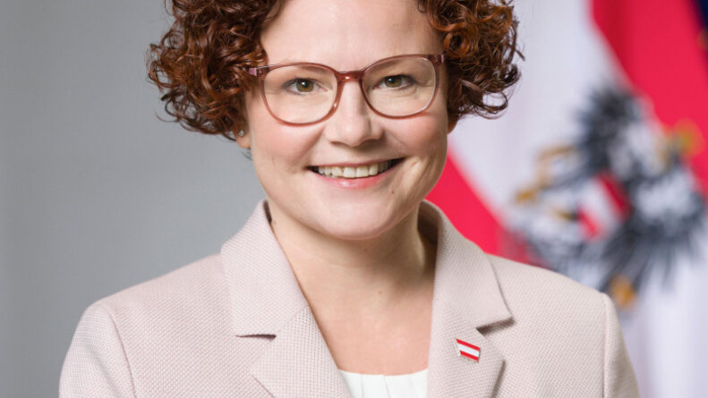 20154684 800 // floo.Magazin