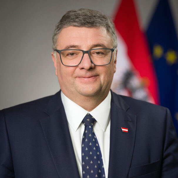 20154685 800 // floo.Magazin