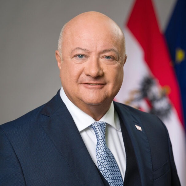 20154690 800 // floo.Magazin