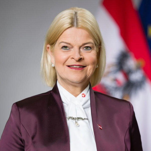 20154693 800 // floo.Magazin