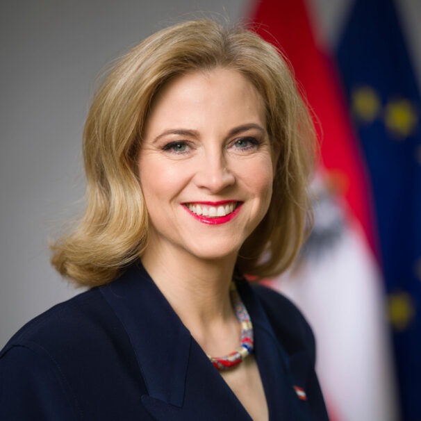 20154698 800 // floo.Magazin