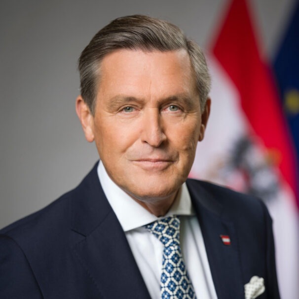 20154702 800 // floo.Magazin